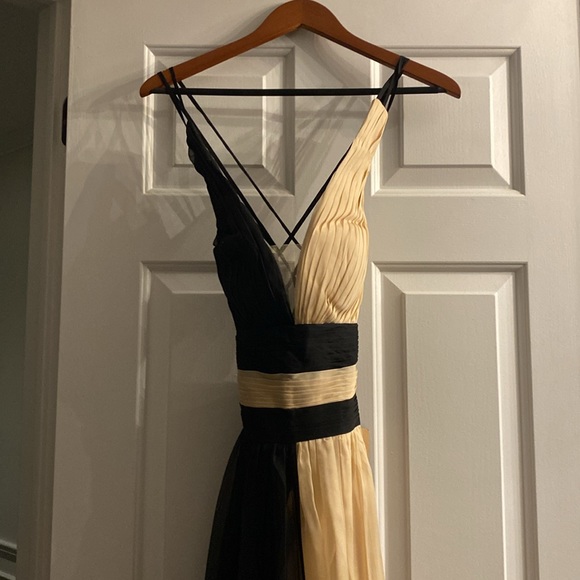 COPY - Maxi dress evening gown BNWT size S. will fit tall girl with 34 A/B. - Picture 5 of 6